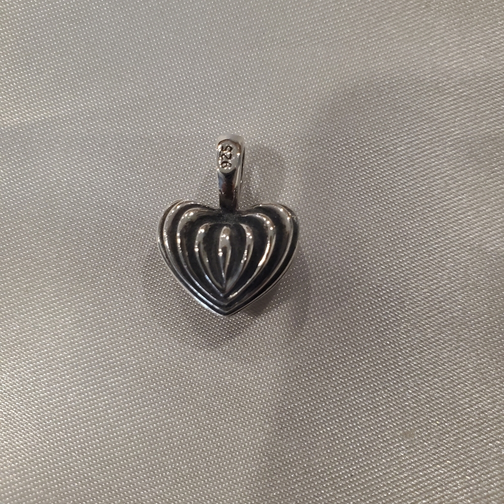 Lagos Fluted Heart Pendant W/O Chain - Picture 3 of 3